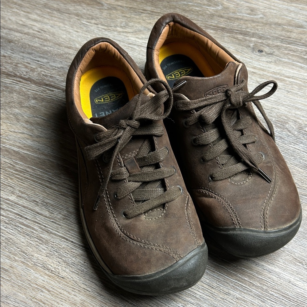 KEEN Presidio II Leather Walking Shoes 
Women’s Size 8